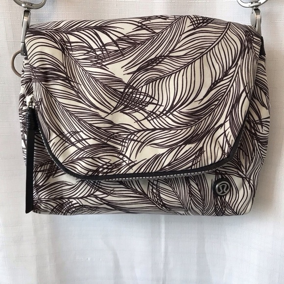 Lululemon Party Om Bag. Sketchy Palms White Black - Picture 2 of 16